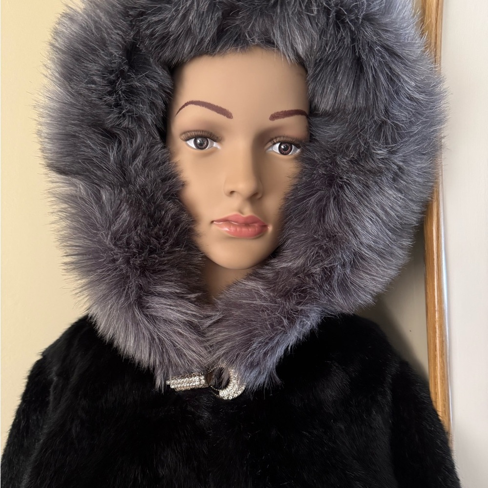 NWOT GORGEOUS FAUX BLACK, GREY FUR COAT.